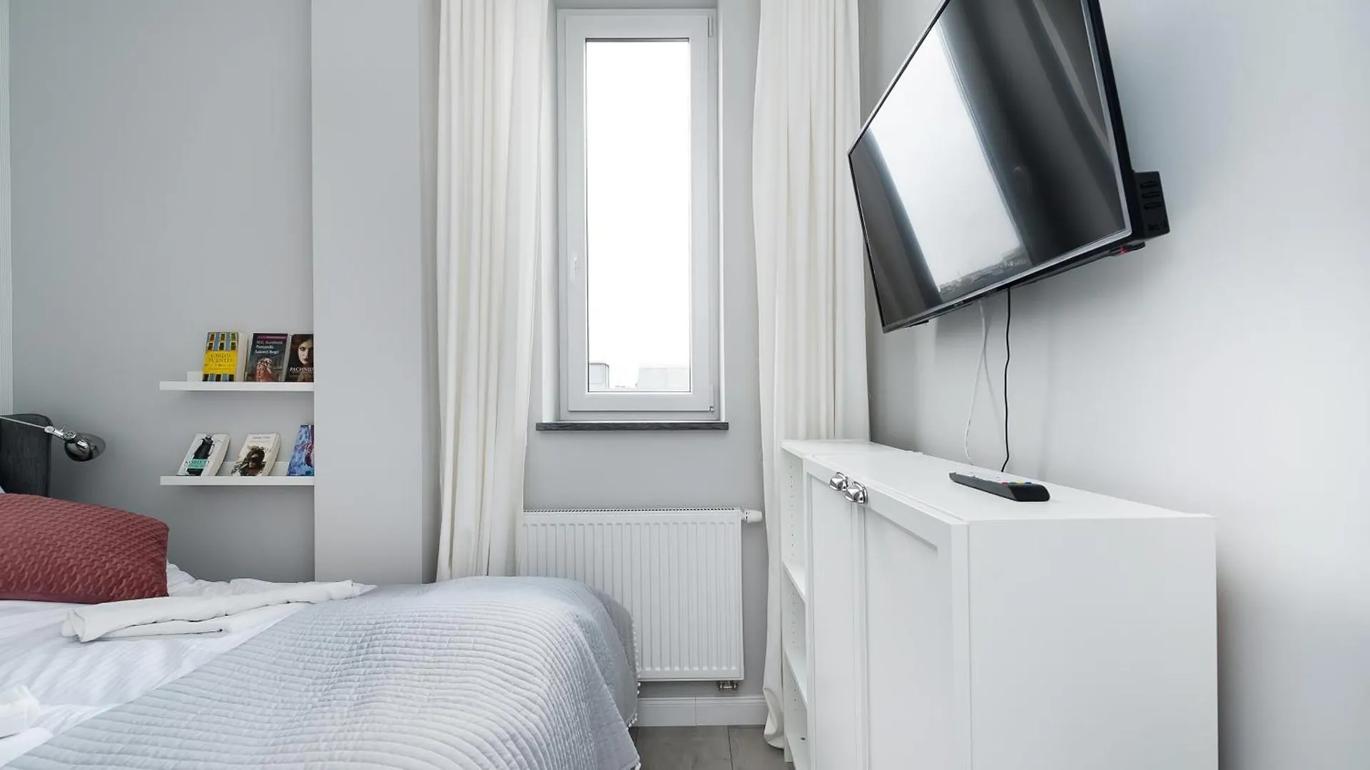 Apartamento Apartamenty Sun & Snow Boguslawskiego Near Old Town Cracóvia
